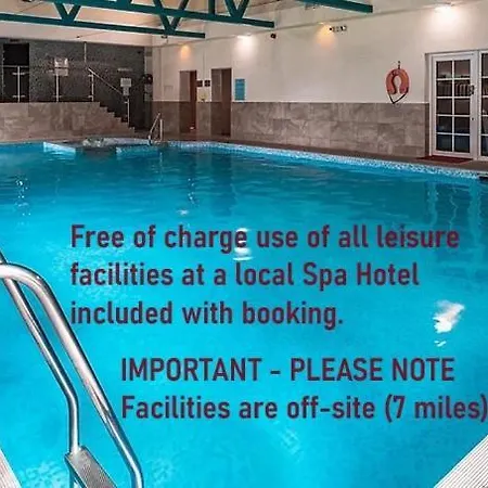 The Old Milk House בית נופש *